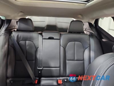 Zdjęcie 10 z 12 samochodu: 2025 VOLVO XC40 PLUS VIN:YV4L12UE6S2600778 - miniatura