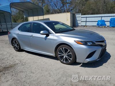 Czwarte zdjęcie samochodu z boku: 2018 TOYOTA CAMRY SE VIN:4T1B11HK1JU608536 - miniatura