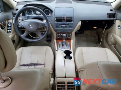 Zdjęcie 8 z 11 samochodu: 2009 MERCEDES-BENZ C 300 VIN:WDDGF54X69F244124 - miniatura
