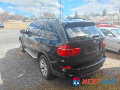 Trzecie zdjęcie samochodu z tyłu: 2011 BMW X5 XDRIVE35I VIN:5UXZV4C50BL742356 - miniatura