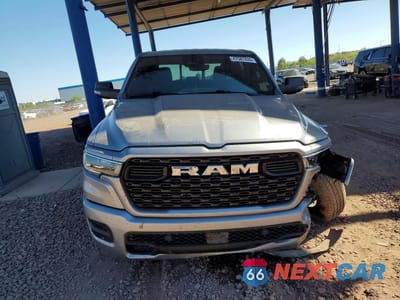 Piąte zdjęcie samochodu w środku: 2025 RAM 1500 BIG HORN VIN:1C6SRFFP8SN528954 - miniatura