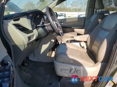 Zdjęcie 7 z 13 samochodu: 2018 TOYOTA SIENNA VIN:5TDYZ3DC0JS937525 - miniatura