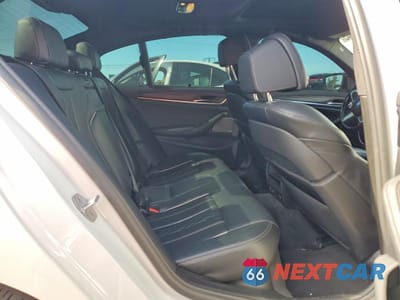 Zdjęcie 10 z 13 samochodu: 2022 BMW M550XI VIN:WBA13BK06NCJ61900 - miniatura