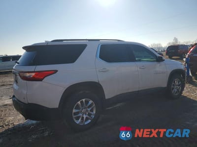 Trzecie zdjęcie samochodu z tyłu: 2019 CHEVROLET TRAVERSE LT VIN:1GNERGKW4KJ316169 - miniatura