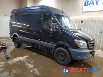 Czwarte zdjęcie samochodu z boku: 2015 MERCEDES-BENZ SPRINTER 2500 VIN:WD3PE7DC0F5973012 - miniatura