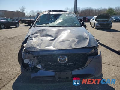 Piąte zdjęcie samochodu w środku: 2024 MAZDA CX-5 PREFERRED VIN:JM3KFBCL4R0501504 - miniatura