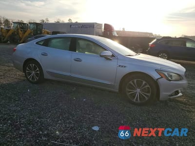 Czwarte zdjęcie samochodu z boku: 2017 BUICK LACROSSE ESSENCE VIN:1G4ZP5SS4HU203519 - miniatura