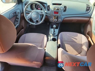 Zdjęcie 8 z 13 samochodu: 2010 KIA FORTE VIN:KNAFU4A28A5191853 - miniatura