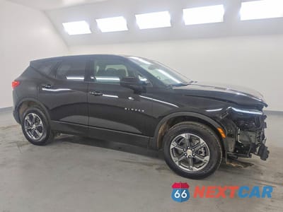 Czwarte zdjęcie samochodu z boku: 2026 CHEVROLET BLAZER 2LT VIN:3GNKBCR48TS146953 - miniatura