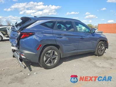 Trzecie zdjęcie samochodu z tyłu: 2026 HYUNDAI TUCSON SEL VIN:5NMJB3DE5TH609546 - miniatura