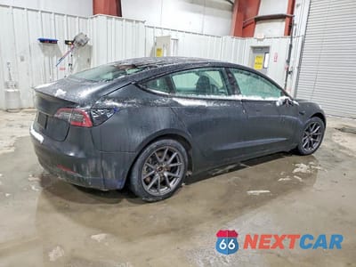 Trzecie zdjęcie samochodu z tyłu: 2022 TESLA MODEL 3 VIN:5YJ3E1EBXNF288522 - miniatura