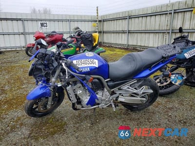 Trzecie zdjęcie samochodu z tyłu: 2001 YAMAHA FZS10 VIN:JYARN07E21A002169 - miniatura