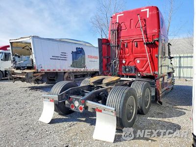 Czwarte zdjęcie samochodu z boku: 2023 FREIGHTLINER CASCADIA 126