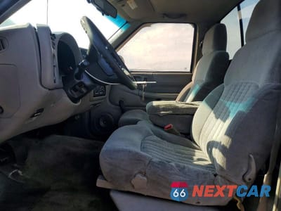 Zdjęcie 7 z 11 samochodu: 2000 CHEVROLET S TRUCK S10 VIN:1GCDT14W8Y8205690 - miniatura