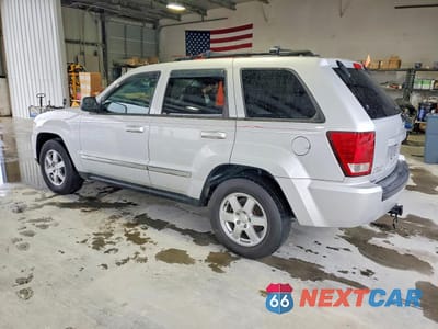 Drugie zdjęcie samochodu z przodu: 2010 JEEP GRAND CHEROKEE LAREDO VIN:1J4PR4GK4AC117352 - miniatura