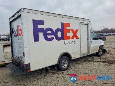 Trzecie zdjęcie samochodu z tyłu: 2022 CHEVROLET EXPRESS G3500 VIN:1GB0GSF77N1140094 - miniatura