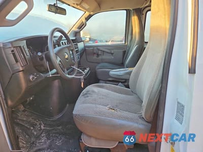 Zdjęcie 7 z 11 samochodu: 2020 CHEVROLET EXPRESS 2500 CARGO DELIVERY VAN VIN:1GCWGAFG8L1267997 - miniatura