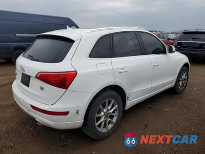 Trzecie zdjęcie samochodu z tyłu: 2010 AUDI Q5 PREMIUM VIN:WA1CKAFPXAA077188 - miniatura