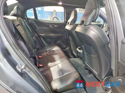 Zdjęcie 10 z 11 samochodu: 2020 VOLVO S60 T6 MOMENTUM VIN:7JRA22TK5LG043060 - miniatura