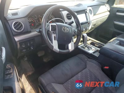 Zdjęcie 8 z 12 samochodu: 2018 TOYOTA TUNDRA SR5 VIN:5TFDY5F15JX697827 - miniatura