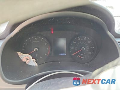 Zdjęcie 9 z 12 samochodu: 2019 KIA RIO S VIN:3KPA24AB5KE236367 - miniatura