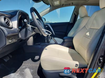 Zdjęcie 7 z 13 samochodu: 2018 TOYOTA RAV4 XLE VIN:JTMWFREV4JJ742026 - miniatura