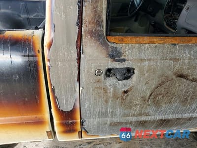 Zdjęcie 10 z 11 samochodu: 1999 MAZDA B2500 VIN:4F4YR12C2XTM33325 - miniatura