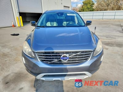 Piąte zdjęcie samochodu w środku: 2017 VOLVO XC60 T5 DYNAMIC VIN:YV440MDR7H2035469 - miniatura