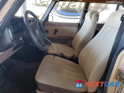 Zdjęcie 7 z 12 samochodu: 1986 SAAB 900 VIN:YS3AB46J5G3014936 - miniatura