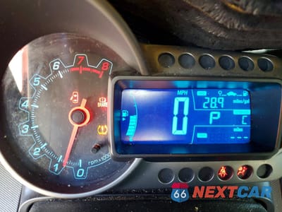 Zdjęcie 9 z 13 samochodu: 2014 CHEVROLET SONIC LT VIN:1G1JC5SH9E4224906 - miniatura