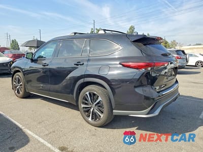 Drugie zdjęcie samochodu z przodu: 2022 TOYOTA HIGHLANDER XSE VIN:5TDJZRAH3NS115036 - miniatura