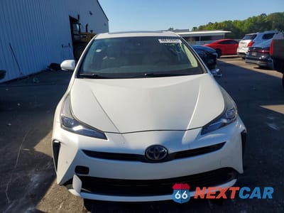 Piąte zdjęcie samochodu w środku: 2019 TOYOTA PRIUS XLE VIN:JTDKARFUXK3076234 - miniatura