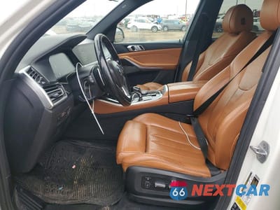 Zdjęcie 7 z 13 samochodu: 2019 BMW X5 XDRIVE40I VIN:5UXCR6C55KLL06897 - miniatura