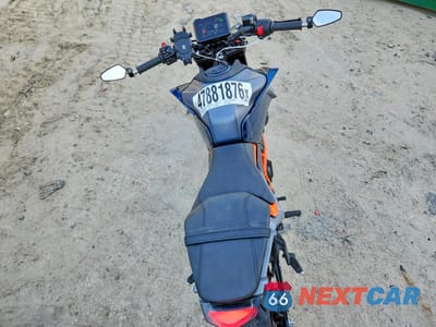 Zdjęcie 6 z 9 samochodu: 2024 KTM 390 DUKE VIN:MD2JPJ407RN265282 - miniatura