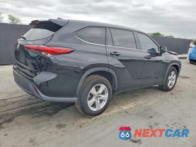 Trzecie zdjęcie samochodu z tyłu: 2022 TOYOTA HIGHLANDER L VIN:5TDCZRAH5NS103737 - miniatura