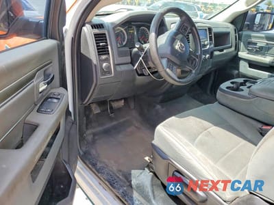 Zdjęcie 8 z 12 samochodu: 2016 RAM 1500 ST UTILITY / SERVICE TRUCK VIN:3C6JR6DT5GG257363 - miniatura