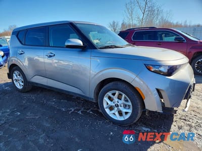 Czwarte zdjęcie samochodu z boku: 2024 KIA SOUL LX VIN:KNDJ23AU3R7240021 - miniatura