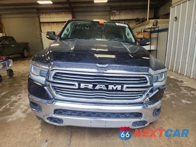 Piąte zdjęcie samochodu w środku: 2022 RAM 1500 LARAMIE VIN:1C6SRFJM6NN130482 - miniatura