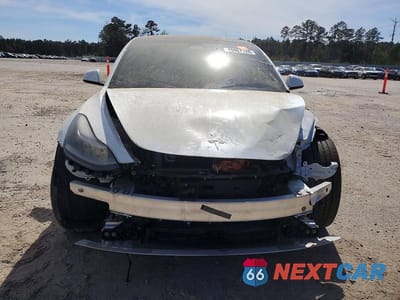 Piąte zdjęcie samochodu w środku: 2021 TESLA MODEL 3 VIN:5YJ3E1EA4MF032219 - miniatura