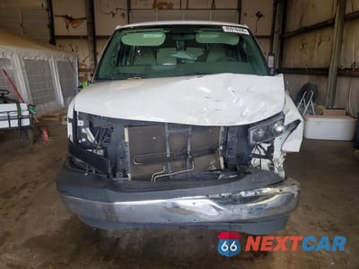 Piąte zdjęcie samochodu w środku: 2017 GMC SAVANA G2500 VIN:1GTW7AFF5H1908635 - miniatura