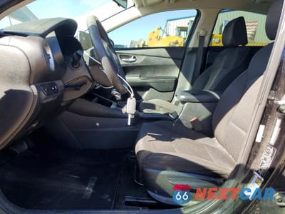Zdjęcie 7 z 11 samochodu: 2019 KIA FORTE FE VIN:3KPF24AD7KE127349 - miniatura