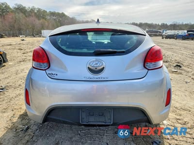 Zdjęcie 6 z 12 samochodu: 2017 HYUNDAI VELOSTER BASE VIN:KMHTC6AD4HU304909 - miniatura