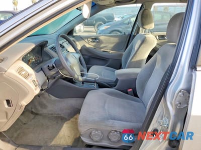 Zdjęcie 7 z 13 samochodu: 2002 HONDA ACCORD LX VIN:3HGCG66522G701797 - miniatura