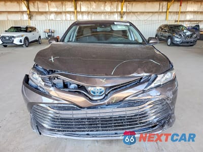 Piąte zdjęcie samochodu w środku: 2019 TOYOTA CAMRY HYBRID LE VIN:4T1B31HK3KU005244 - miniatura