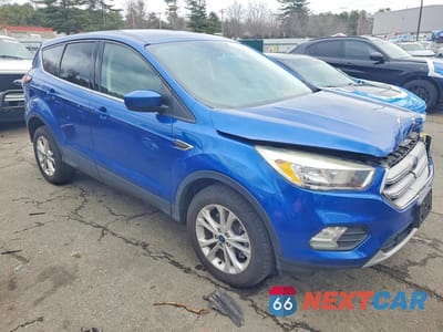 Czwarte zdjęcie samochodu z boku: 2017 FORD ESCAPE SE VIN:1FMCU9GD5HUD35673 - miniatura
