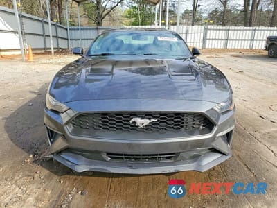Piąte zdjęcie samochodu w środku: 2020 FORD MUSTANG VIN:1FA6P8TH4L5122878 - miniatura