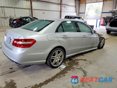 Trzecie zdjęcie samochodu z tyłu: 2010 MERCEDES-BENZ E 350 VIN:WDDHF5GB3AA228422 - miniatura