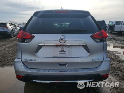 Zdjęcie 6 z 11 samochodu: 2017 NISSAN ROGUE SV VIN:KNMAT2MV4HP541262 - miniatura