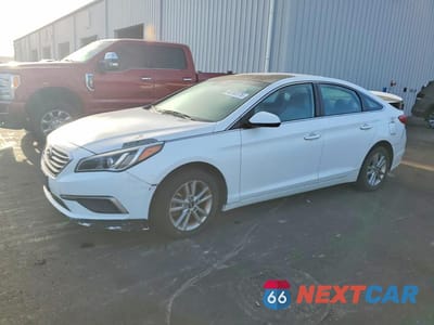 2017 HYUNDAI SONATA BASE 5NPE24AF4HH563013 - główne zdjęcie licytacji z USA - miniatura