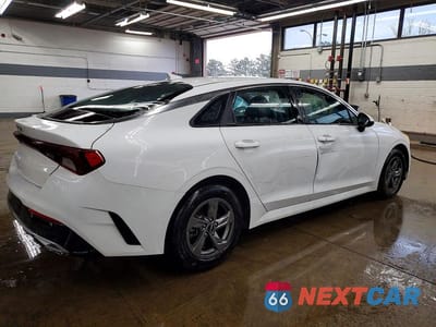 Trzecie zdjęcie samochodu z tyłu: 2023 KIA K5 LXS VIN:5XXG14J25PG195363 - miniatura